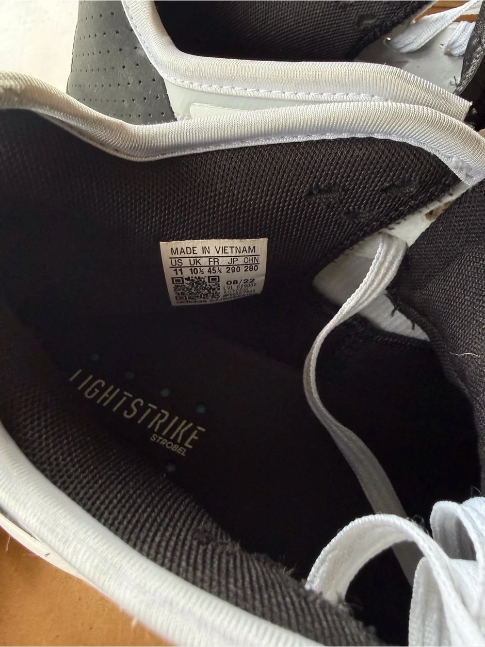 adidas D.O.N. Issue 4 Basketball Shoes White Grey Men's Size 11 Very Good
